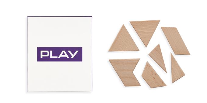 PLAY — Opakowanie i puzzle